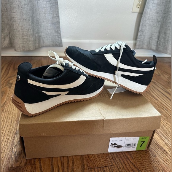 Steve Madden Denney Lace Up Flatform Wedge Sneakers Sporty Black White Shoes S 7 - Picture 1 of 8